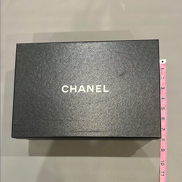 Chanel Black Box - Picture 1 of 4